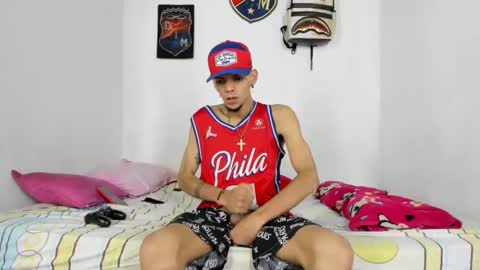 Snapshot of douglas_gallegos chatting on 11, 12, 2024 douglas_gallegos online show from 11, 12, 2024