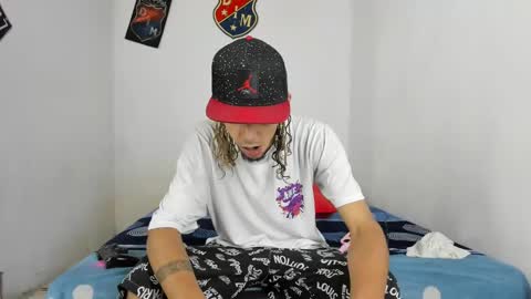 Snapshot of douglas_gallegos chatting on 1, 2, 2025 douglas_gallegos online show from 1, 2, 2025