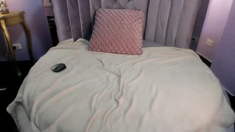 Snapshot of dovemullerr2 chatting on 5, 3, 2026 dovemullerr2 online show from 5, 3, 2026