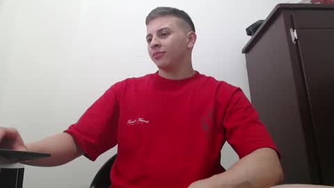 Snapshot of draco_boy2000 chatting on 6, 10, 2025 draco_boy2000 online show from 6, 10, 2025