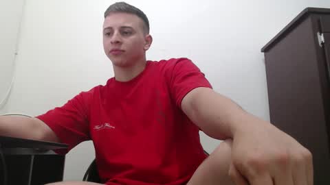 Snapshot of draco_boy2000 chatting on 8, 10, 2025 draco_boy2000 online show from 8, 10, 2025