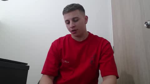 Snapshot of draco_boy2000 chatting on 20, 10, 2025 draco_boy2000 online show from 20, 10, 2025