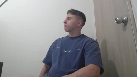 Snapshot of draco_boy2000 chatting on 18, 11, 2025 draco_boy2000 online show from 18, 11, 2025