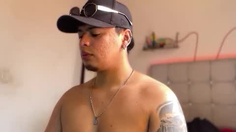 Snapshot of drakenn_ chatting on 12, 2, 2026 drakeeee online show from 12, 2, 2026