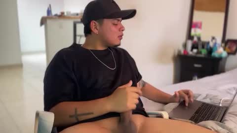 Snapshot of drakenn_ chatting on 7, 3, 2026 drakeeee online show from 7, 3, 2026