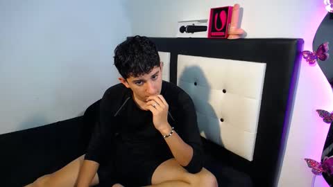 -- nicolle and jhon -- online show from 6, 10, 2025