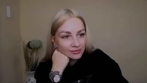 dream_dolly_ online show from 27, 9, 2025