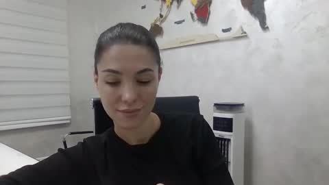 dream_petal_ online show from 12, 2, 2026