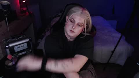 Snapshot of dreamerangelbabe chatting on 27, 11, 2025 Angel online show from 27, 11, 2025