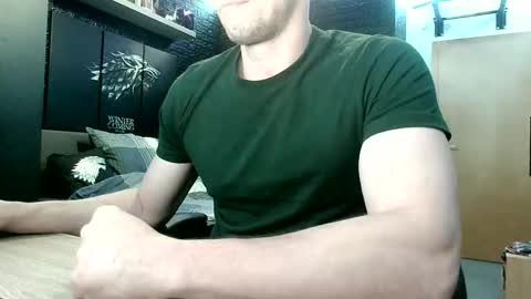 Snapshot of dreamwallker chatting on 4, 11, 2025 Ioannes Paulus the 2nd online show from 4, 11, 2025