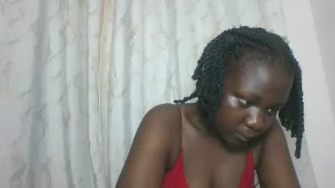 Snapshot of dreamylyne chatting on 14, 10, 2025 MERCY online show from 14, 10, 2025