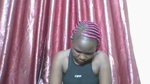 Snapshot of dreamylyne chatting on 19, 10, 2025 MERCY online show from 19, 10, 2025