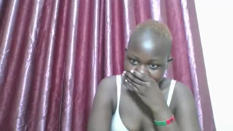 Snapshot of dreamylyne chatting on 20, 11, 2025 MERCY online show from 20, 11, 2025