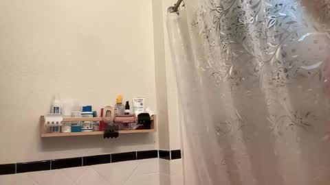 RIRI OR DREAMY online show from 17, 3, 2026