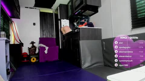 Snapshot of drizzys_room chatting on 5, 2, 2026 DirtyDrizzy online show from 5, 2, 2026