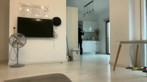 Snapshot of drresa chatting on 17, 10, 2025 Dr. Resa online show from 17, 10, 2025