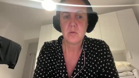 Snapshot of drresa chatting on 17, 10, 2025 Dr. Resa online show from 17, 10, 2025