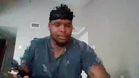 Snapshot of dsmoov_ chatting on 26, 11, 2025 SmoovFanz online show from 26, 11, 2025