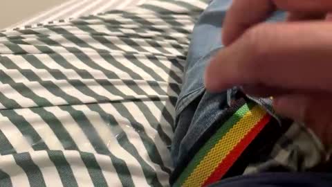 Snapshot of dthrow12 chatting on 1, 12, 2025 dthrow12 online show from 1, 12, 2025