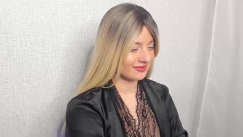 Snapshot of dualwave chatting on 28, 11, 2025 dualwave online show from 28, 11, 2025