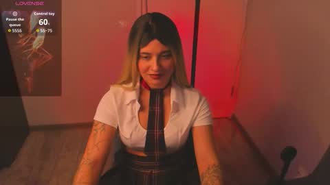 Snapshot of dualwave chatting on 14, 12, 2025 dualwave online show from 14, 12, 2025