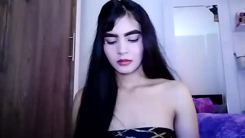 dulce_lucero online show from 17, 12, 2024