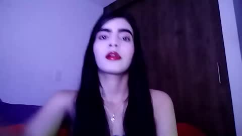 dulce_lucero online show from 4, 1, 2025