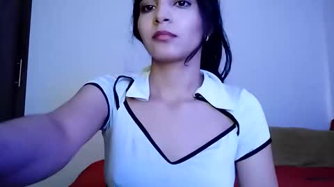 dulce_lucero online show from 7, 1, 2025