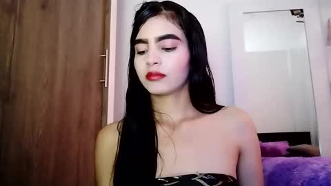 dulce_lucero online show from 4, 2, 2025