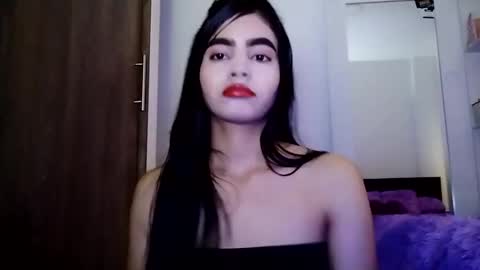 dulce_lucero online show from 5, 2, 2025