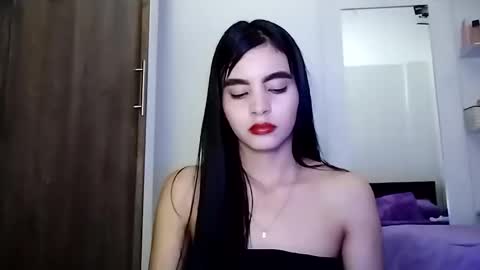 dulce_lucero online show from 4, 3, 2025