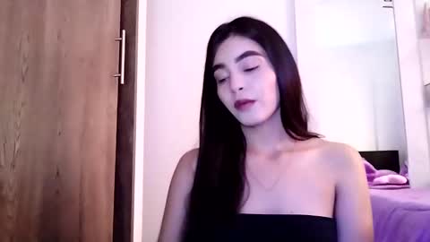 dulce_lucero online show from 10, 3, 2025
