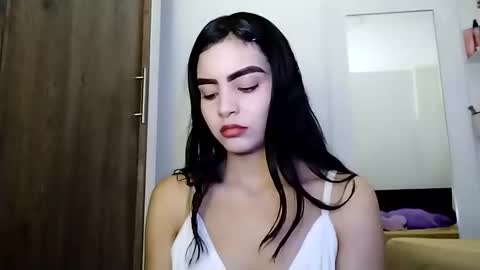 dulce_lucero online show from 11, 10, 2025