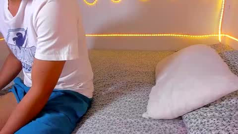 dulce_tentacionlatina online show from 17, 9, 2025