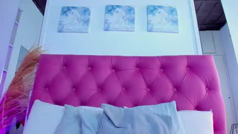 Dulce  online show from 28, 2, 2025