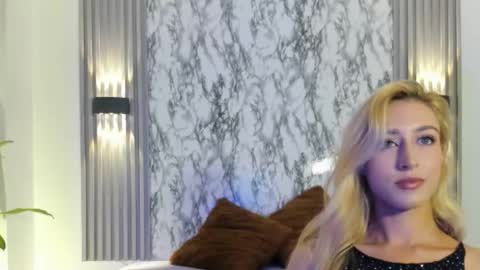 Snapshot of dulcinea_2 chatting on 8, 10, 2025 dulcinea 2 online show from 8, 10, 2025