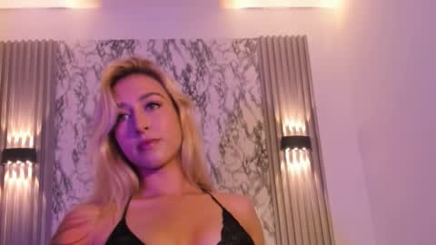 Snapshot of dulcinea_2 chatting on 15, 10, 2025 dulcinea 2 online show from 15, 10, 2025