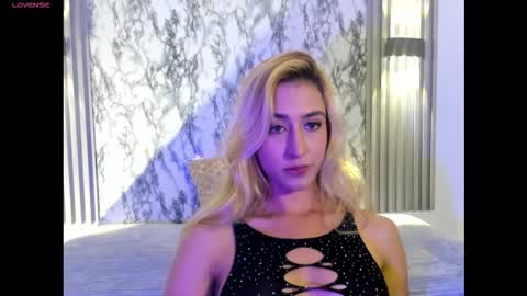 Snapshot of dulcinea_2 chatting on 4, 11, 2025 dulcinea 2 online show from 4, 11, 2025