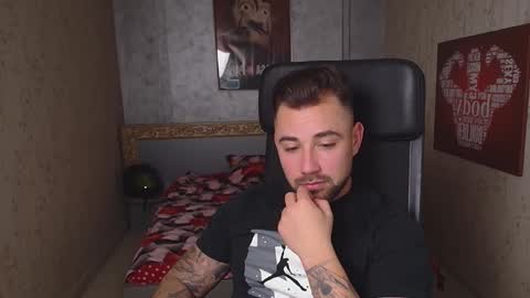 Snapshot of duncanstones chatting on 6, 12, 2024 DuncanStone online show from 6, 12, 2024