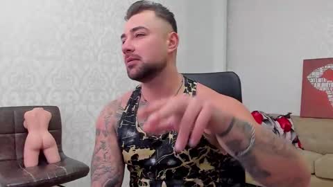 Snapshot of duncanstones chatting on 11, 1, 2025 DuncanStone online show from 11, 1, 2025