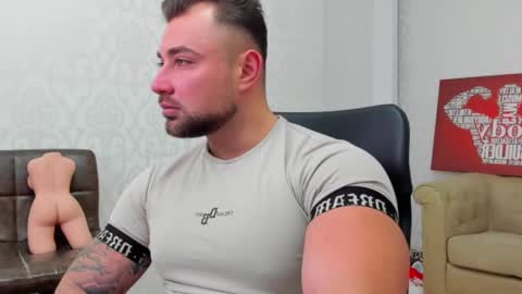 Snapshot of duncanstones chatting on 2, 2, 2025 DuncanStone online show from 2, 2, 2025