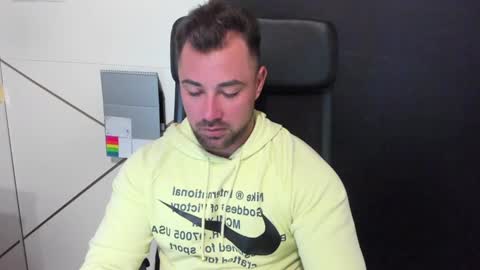 Snapshot of duncanstones chatting on 5, 2, 2025 DuncanStone online show from 5, 2, 2025