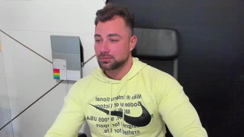 Snapshot of duncanstones chatting on 5, 2, 2025 DuncanStone online show from 5, 2, 2025