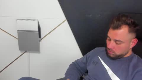 Snapshot of duncanstones chatting on 9, 2, 2025 DuncanStone online show from 9, 2, 2025