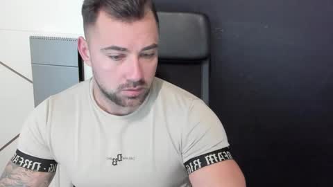 Snapshot of duncanstones chatting on 27, 2, 2025 DuncanStone online show from 27, 2, 2025