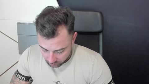 Snapshot of duncanstones chatting on 27, 2, 2025 DuncanStone online show from 27, 2, 2025