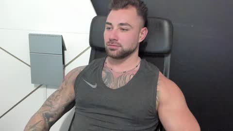 Snapshot of duncanstones chatting on 4, 3, 2025 DuncanStone online show from 4, 3, 2025