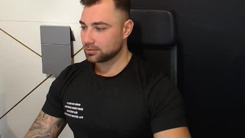 Snapshot of duncanstones chatting on 18, 10, 2025 DuncanStone online show from 18, 10, 2025