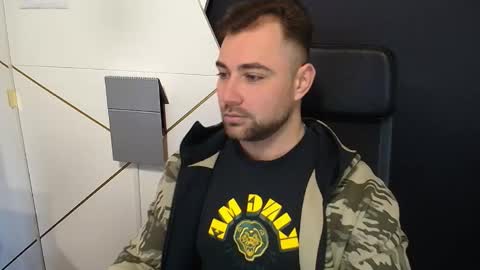 Snapshot of duncanstones chatting on 6, 11, 2025 DuncanStone online show from 6, 11, 2025