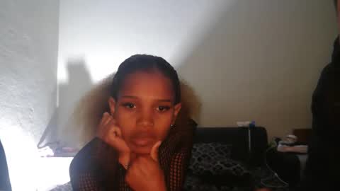 Flo  aiyah online show from 11, 9, 2025